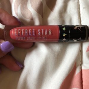 Jeffree Star Velour Liquid Lipstick in “I’m Shook”